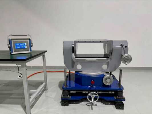 kopen Handmatige draaitafel met dubbele as voor statische houdingssimulatie en traagheids kalibratie-apparaat online vervaardiging